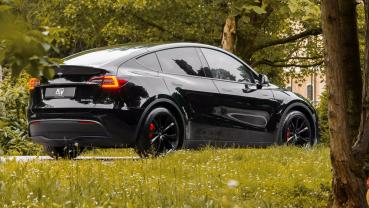 20" Sommerkomplettrad MSW27T Schwarz frontpoliert - Tesla Model Y