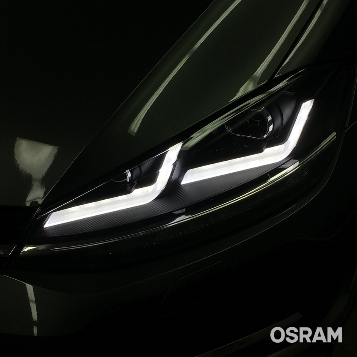OSRAM LED-DRIVING VOLL-LED Tagfahrlicht Scheinwerfer für VW Golf VII  FACELIFT (7.5) 16-20 schwarz/rot